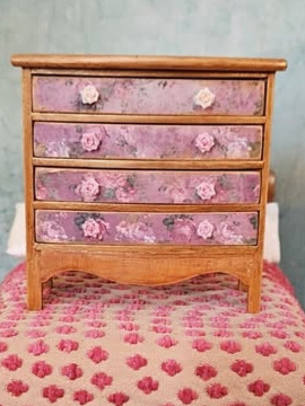 Dollhouse Miniature Bedroom Set Artist Customized - Picture 7 of 10